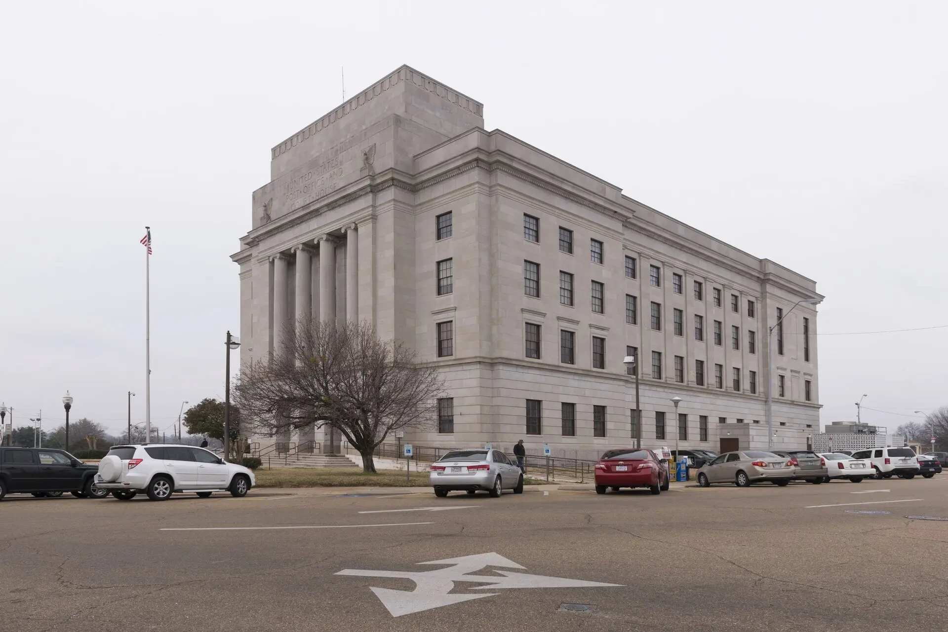 The Texarkana U.S. Post Office and Federal Building, which sits on the Texas–Arkansas line